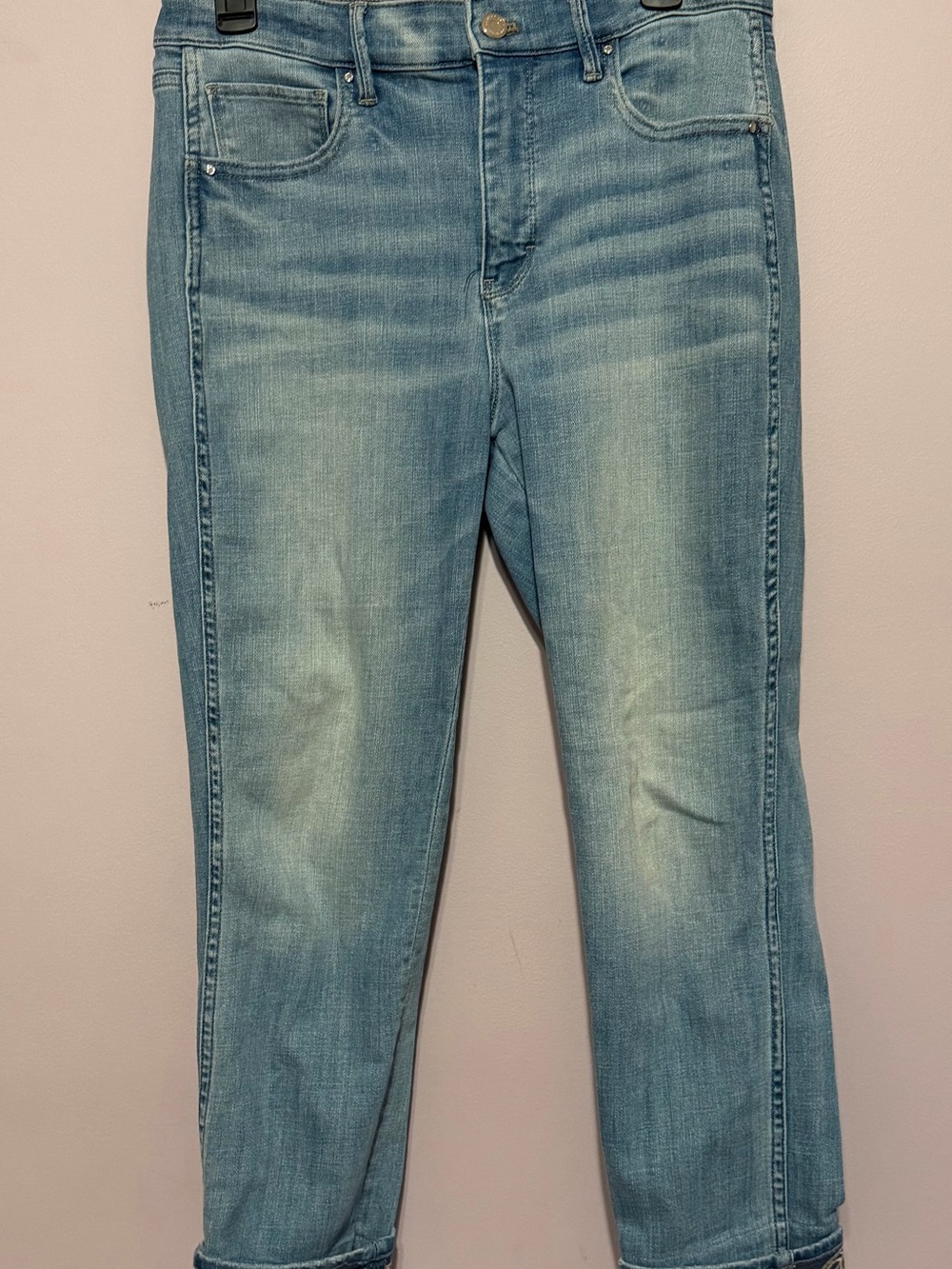 White House Black Market Light Wash Women’s Jeans - Slim Fit